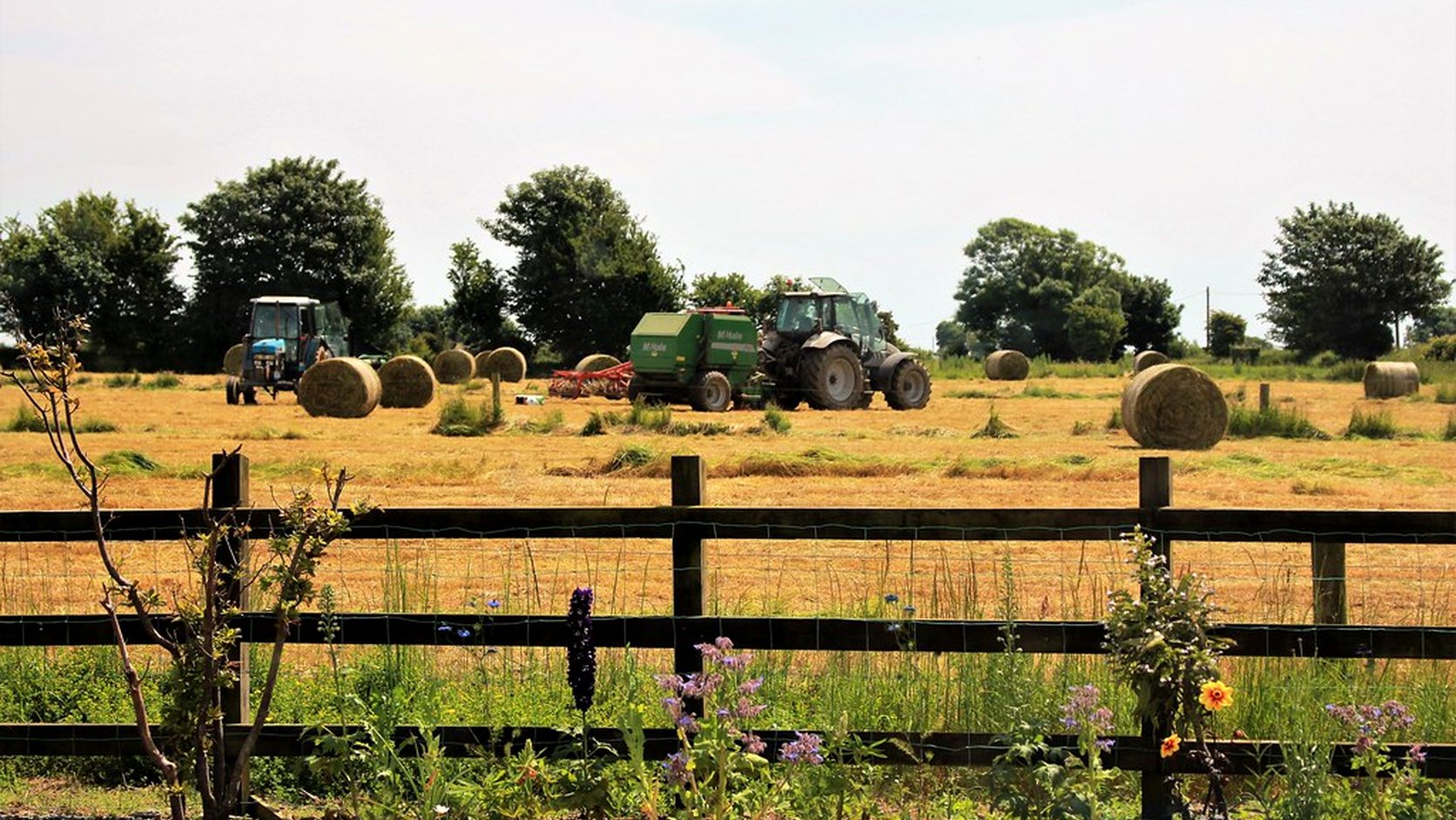 Illustration agricole de enrubannage