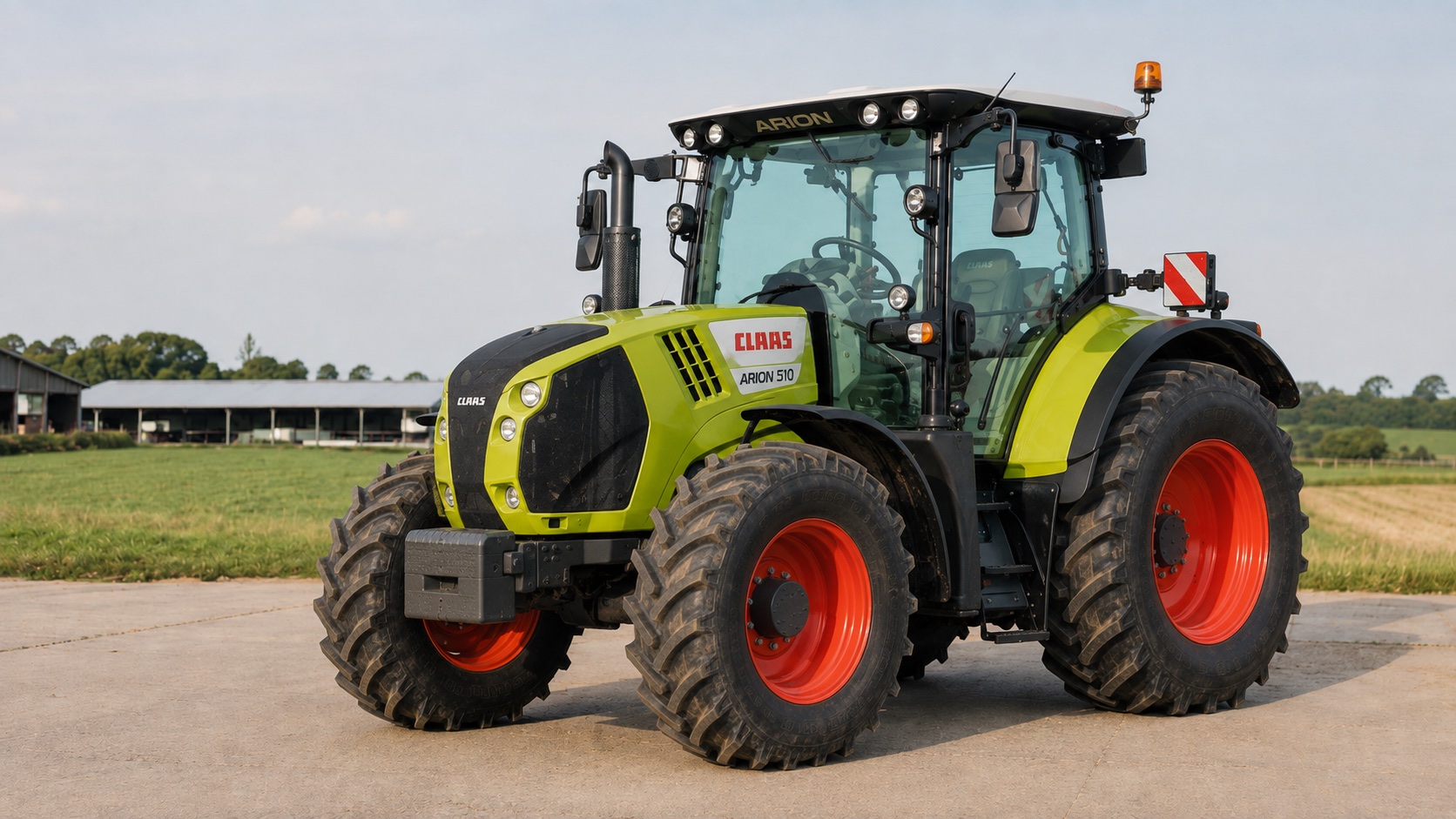 Tracteur CLAAS ARION 510 présenté dans un environnement agricole