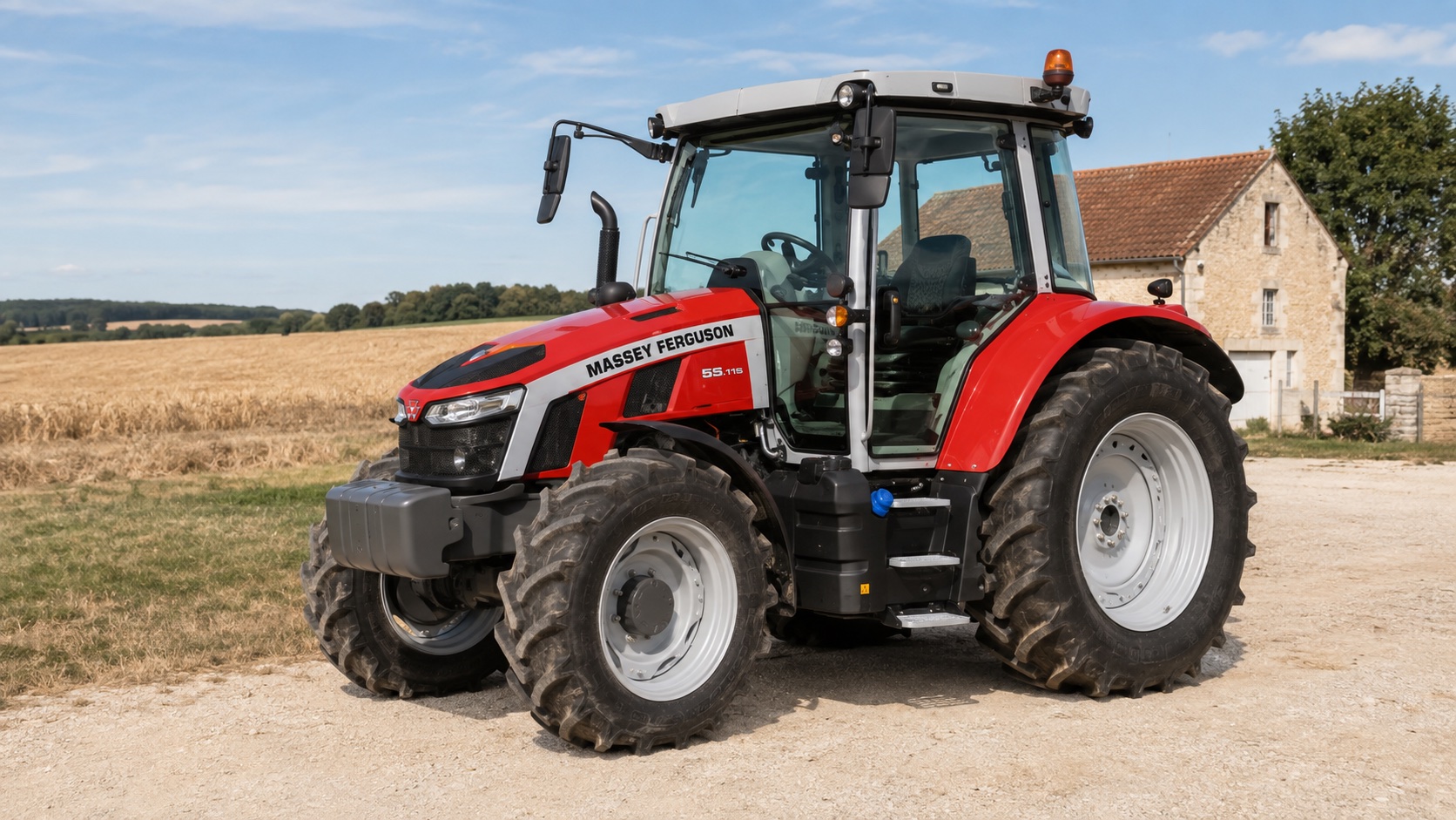 Tracteur Massey Ferguson 5S.115 présenté dans un environnement agricole