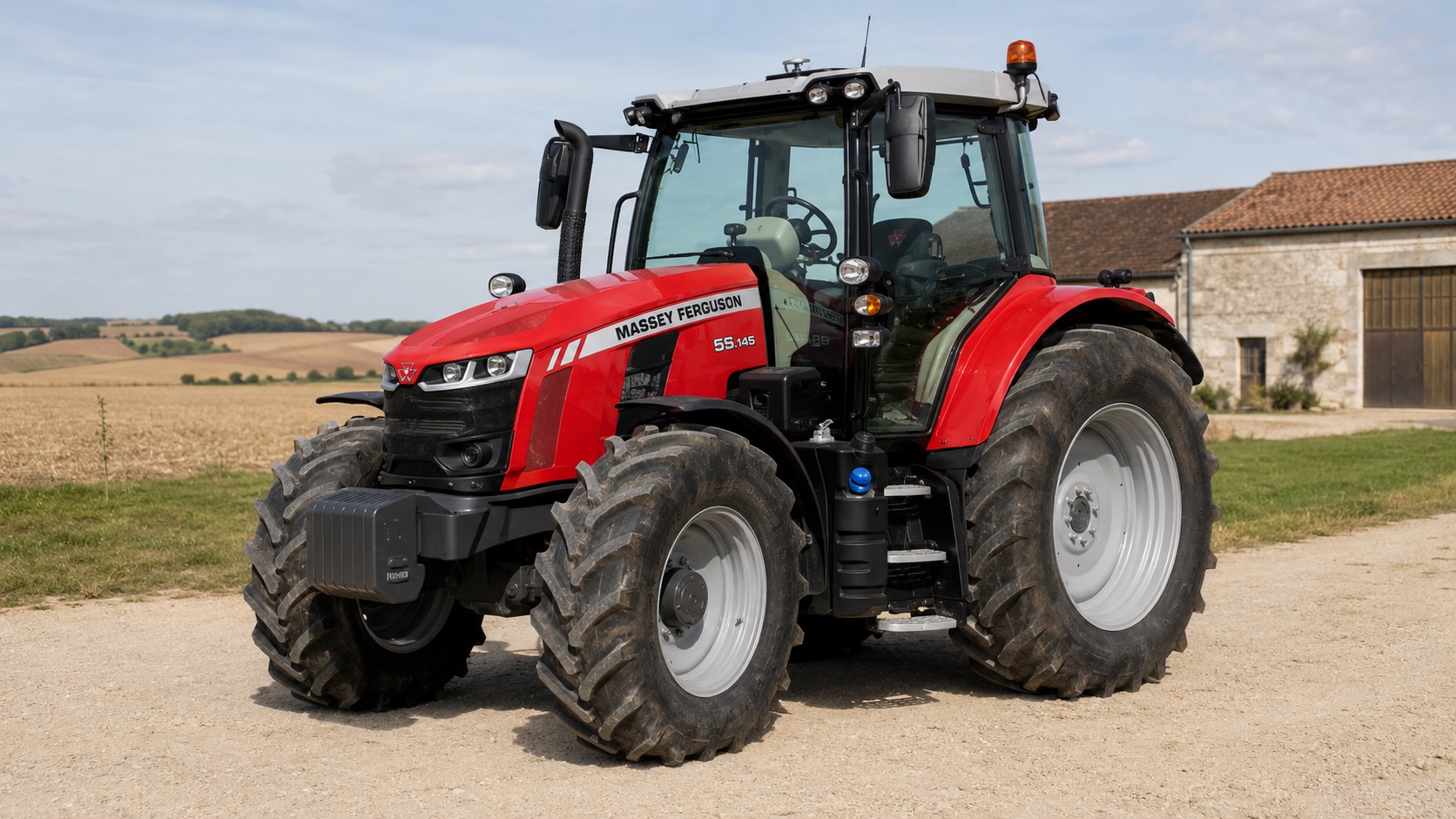 Tracteur Massey Ferguson 5S.145 présenté dans un environnement agricole