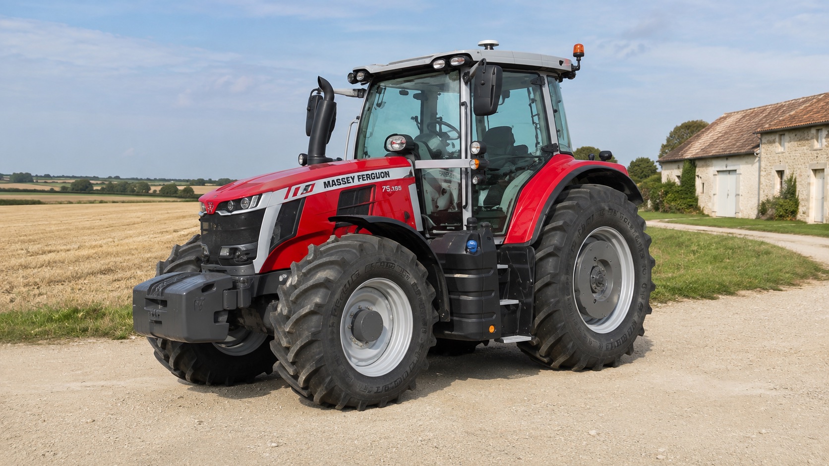 Tracteur Massey Ferguson 7S.155 présenté dans un environnement agricole