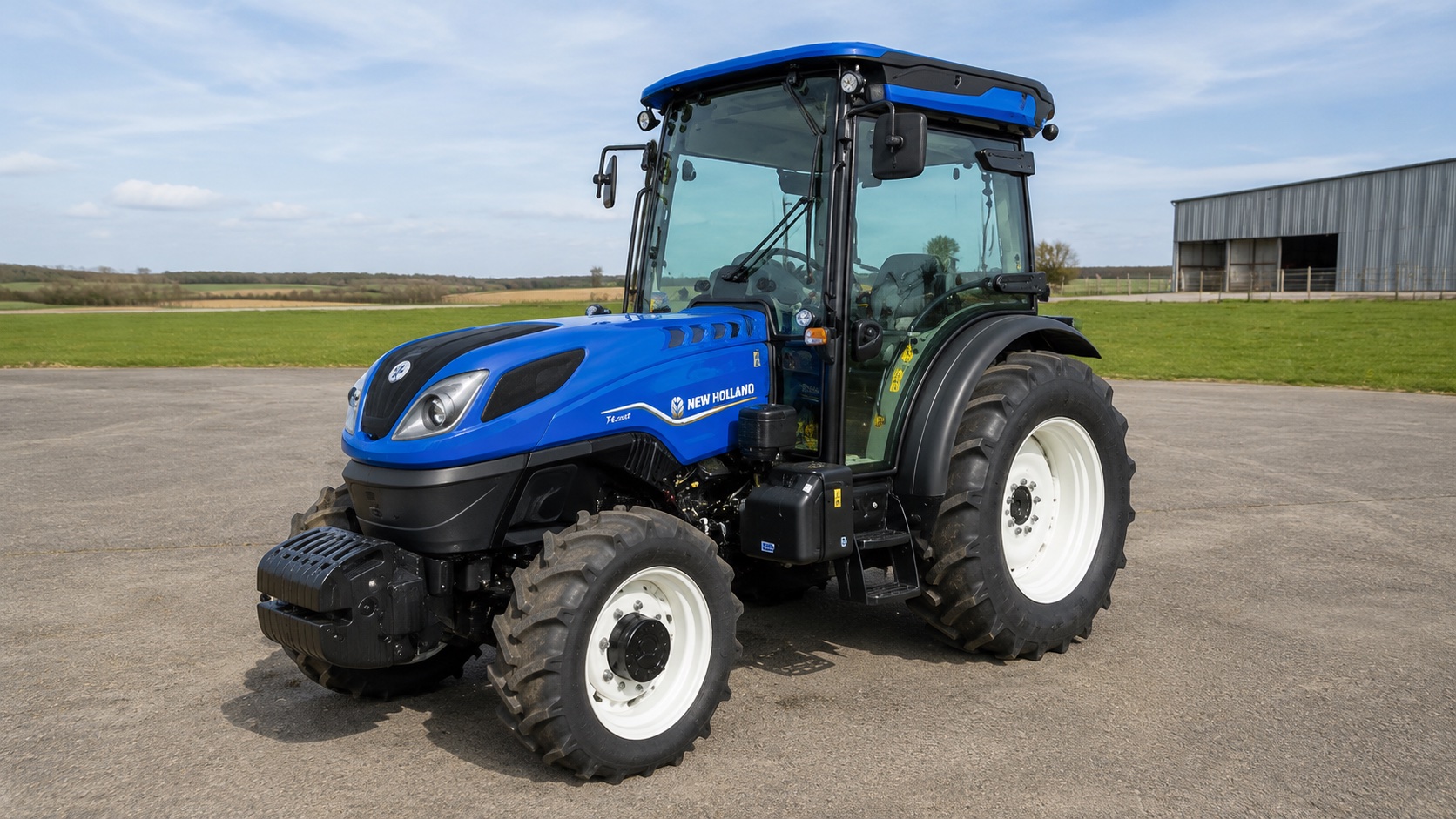Tracteur New Holland T4.100F présenté dans un environnement agricole