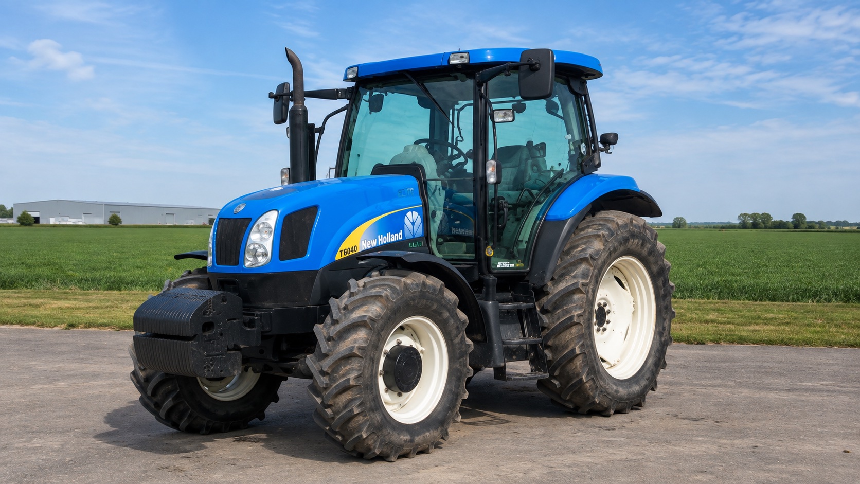 Tracteur New Holland T6040 présenté dans un environnement agricole