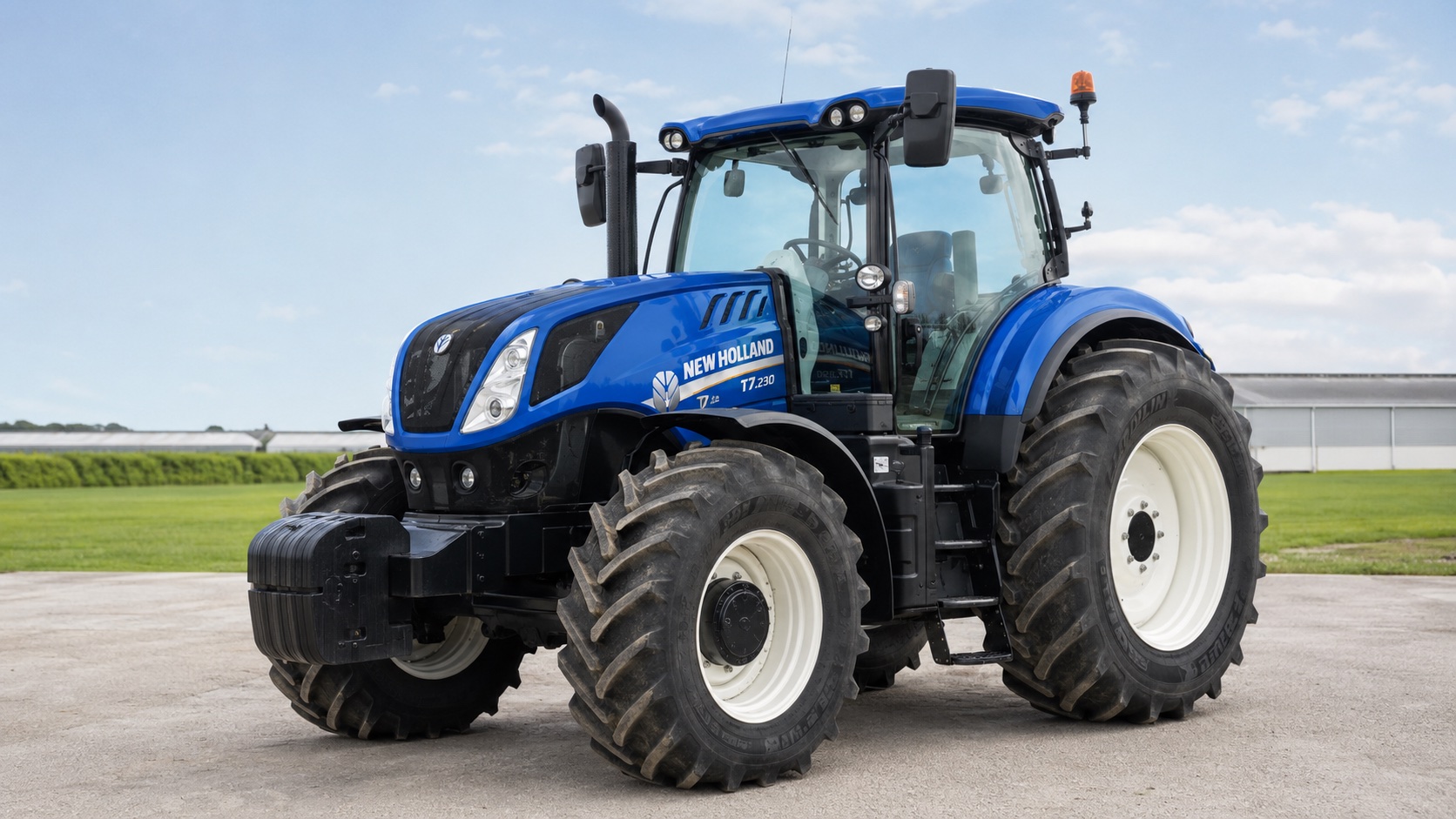 Tracteur New Holland T7.230 présenté dans un environnement agricole
